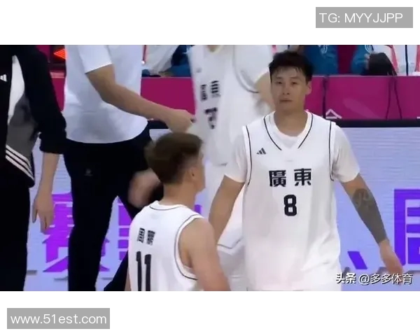 赵睿对阵旧主仅得9分徐杰全场爆发砍下30分8助攻助广东客场大胜新疆19分